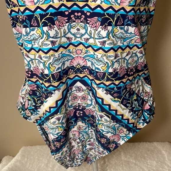 KONA Sol Patterned One Piece Swimsuit Size Large - Picture 3 of 9